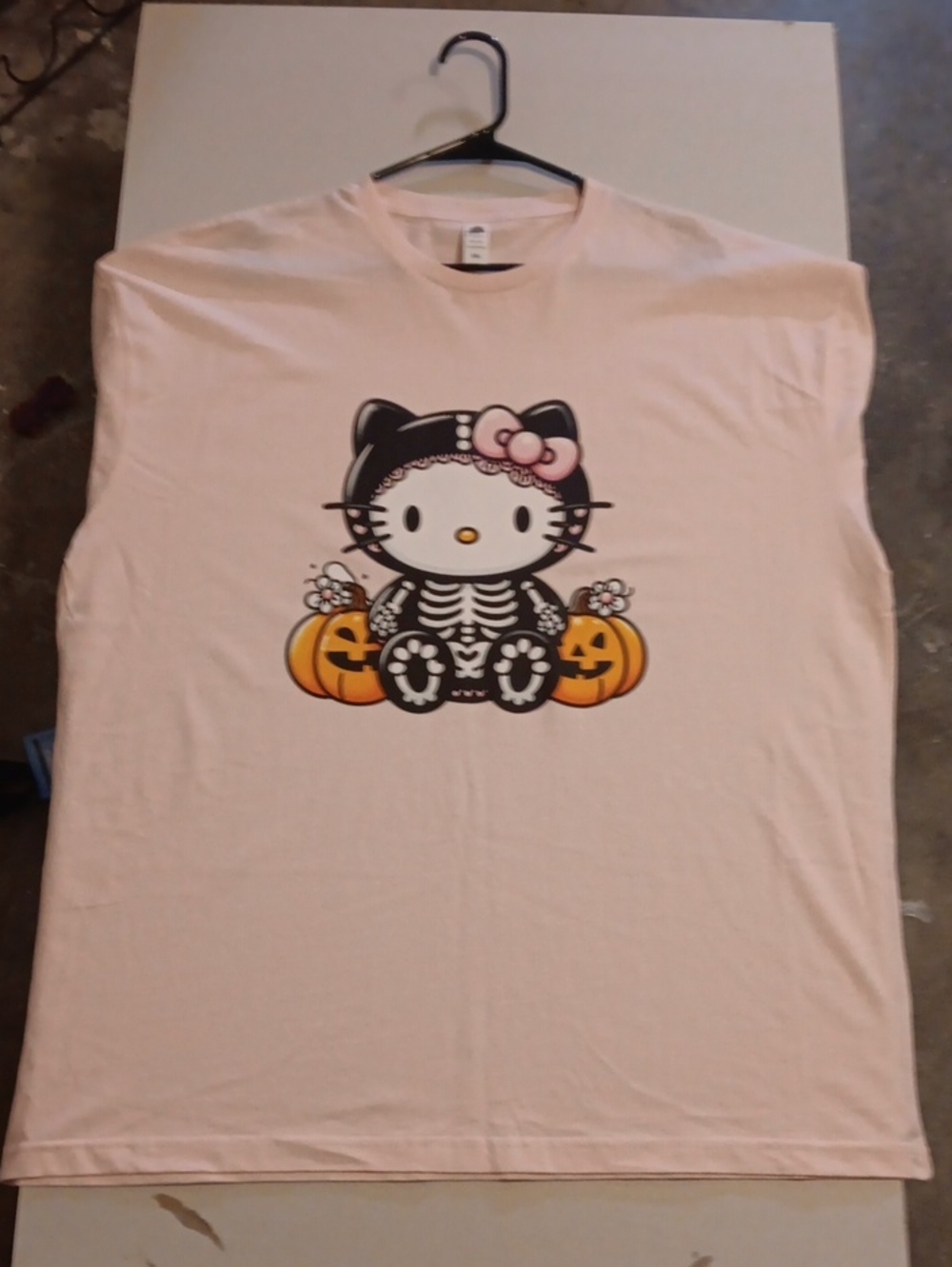 Hello Kitty Pink Skeleton Halloween Tee with Pumpkin Graphic Size 2X